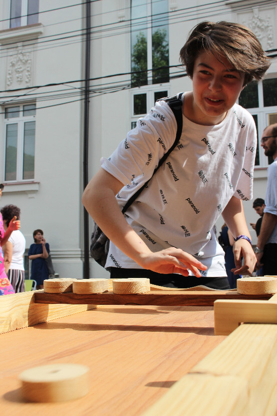 Street Delivery, ediția cu numărul 13. (185 fotografii)